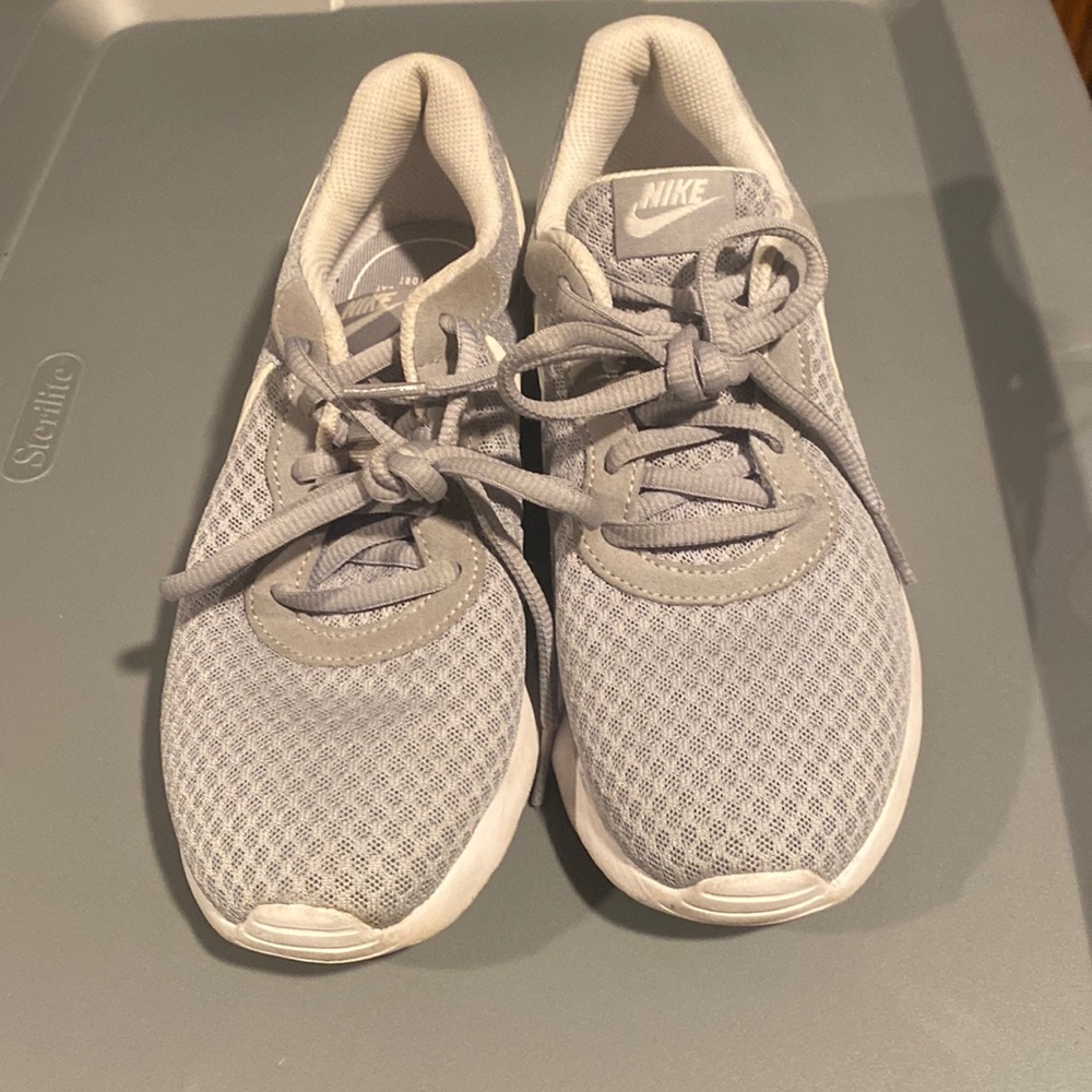 Women’s size 6 Nike Cross trainers